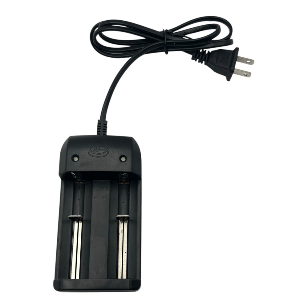 Generic Dual Slot Lithium Battery Charger -‎ 3.7V/4.2V - Excellent Condition